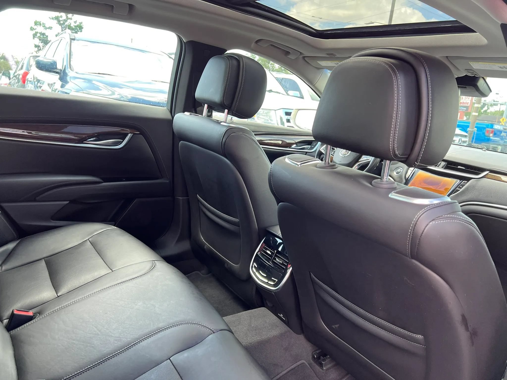 Used 2013 Cadillac XTS Premium FWD image 15