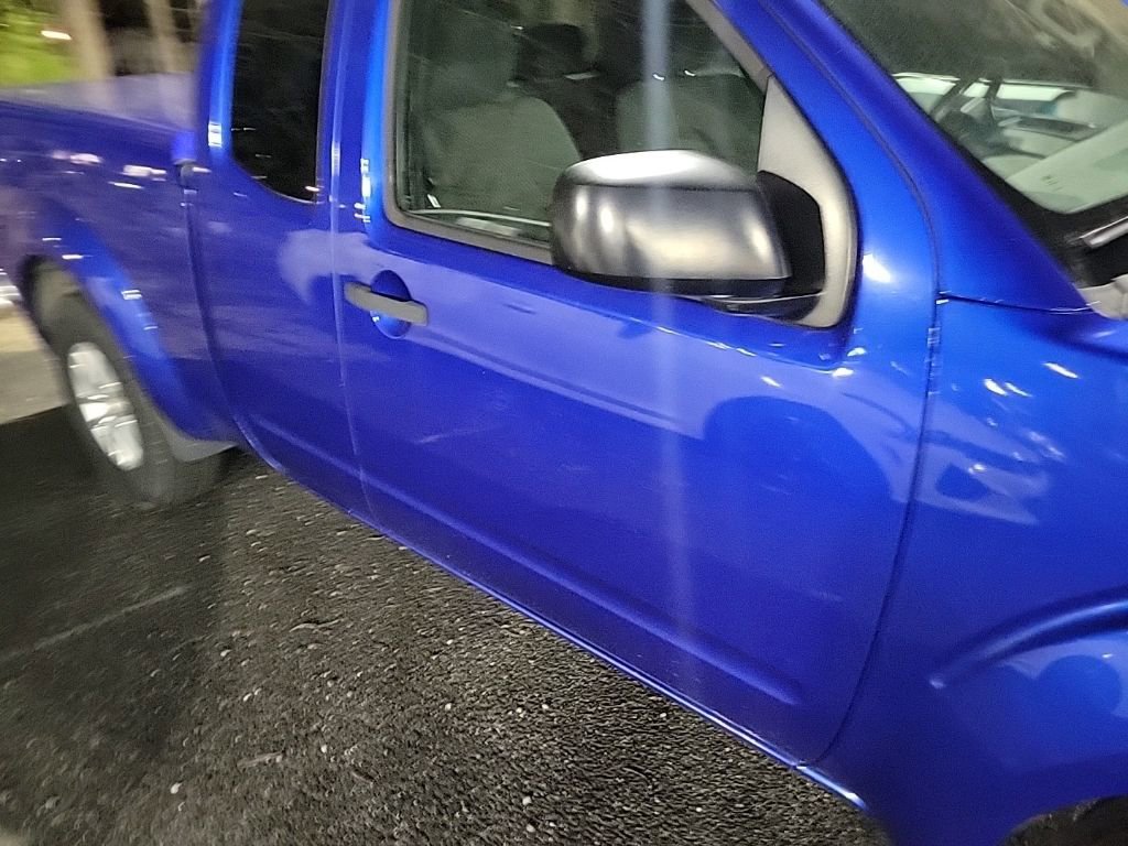 Used 2015 Nissan Frontier SV image 7