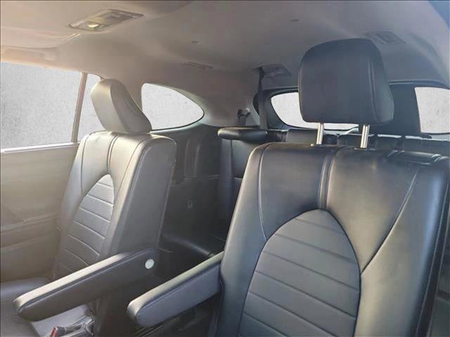 Used 2023 Toyota Highlander XLE image 13