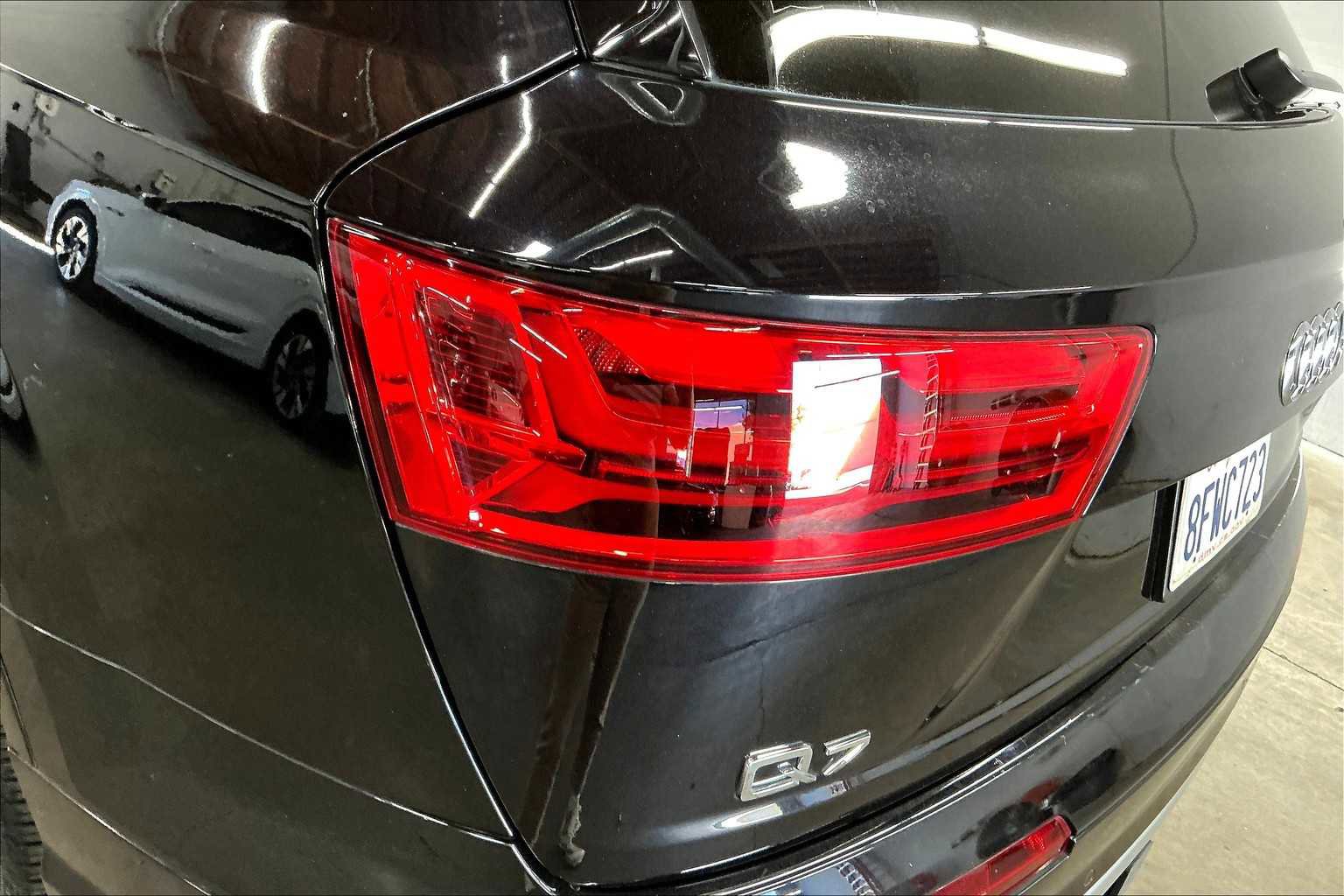 Used 2018 Audi Q7 3.0T Premium Plus w/ Premium Plus Package image 31