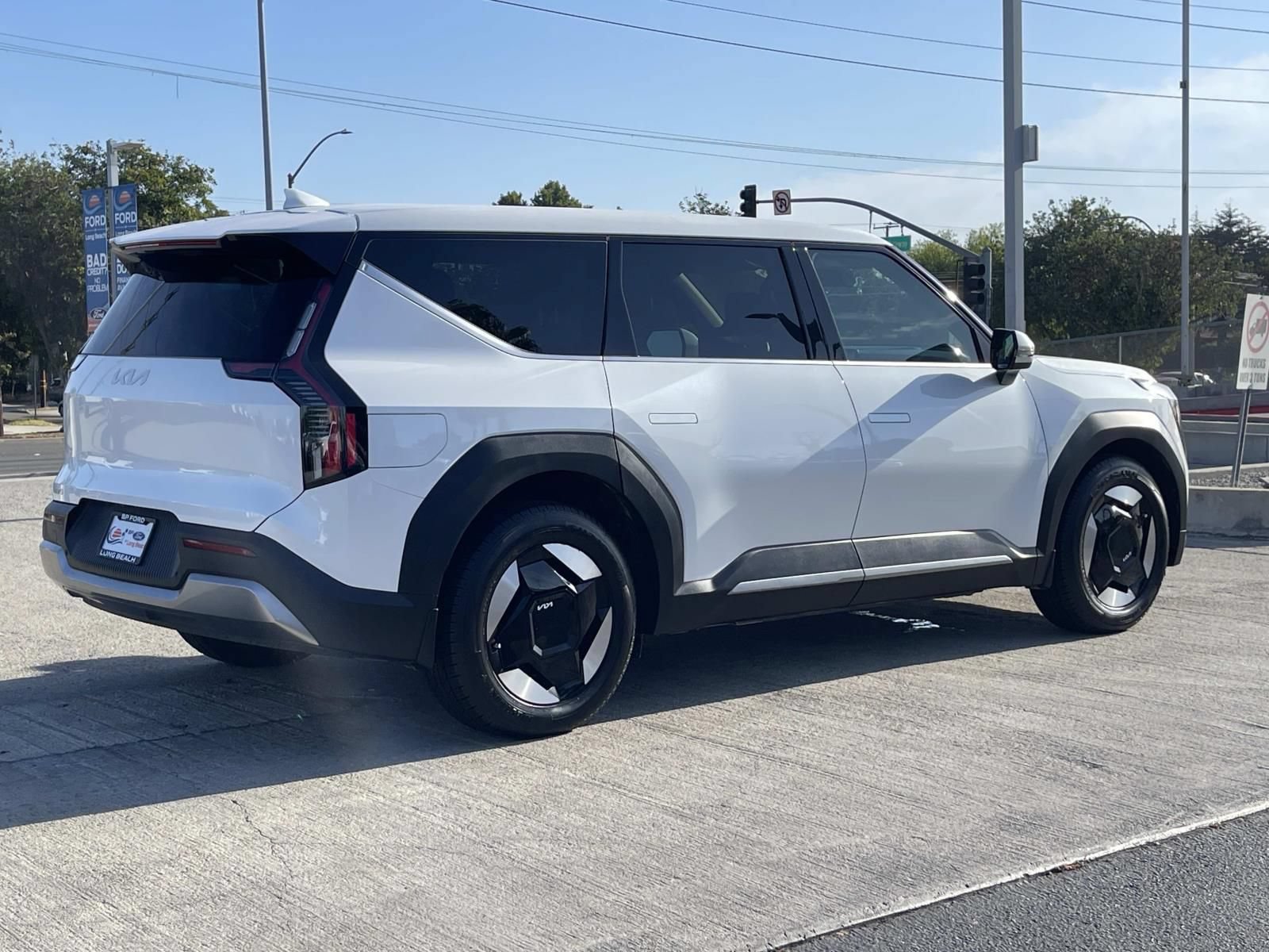 Used 2024 Kia EV9 Light Long Range RWD image 3