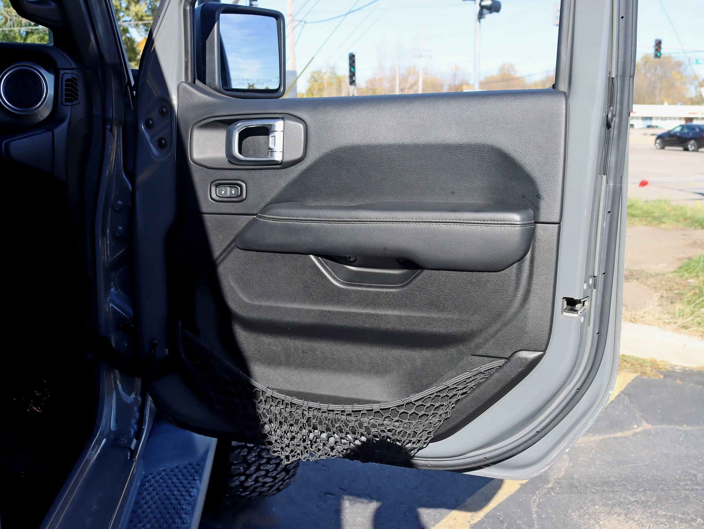 Used 2019 Jeep Wrangler Unlimited Sahara AWD/4WD image 34