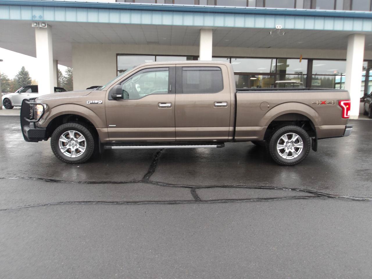 Used 2017 Ford F150 XLT w/ Equipment Group 302A Luxury AWD/4WD image 2