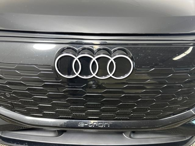 Used 2025 Audi Q6 e-tron Premium Plus image 9