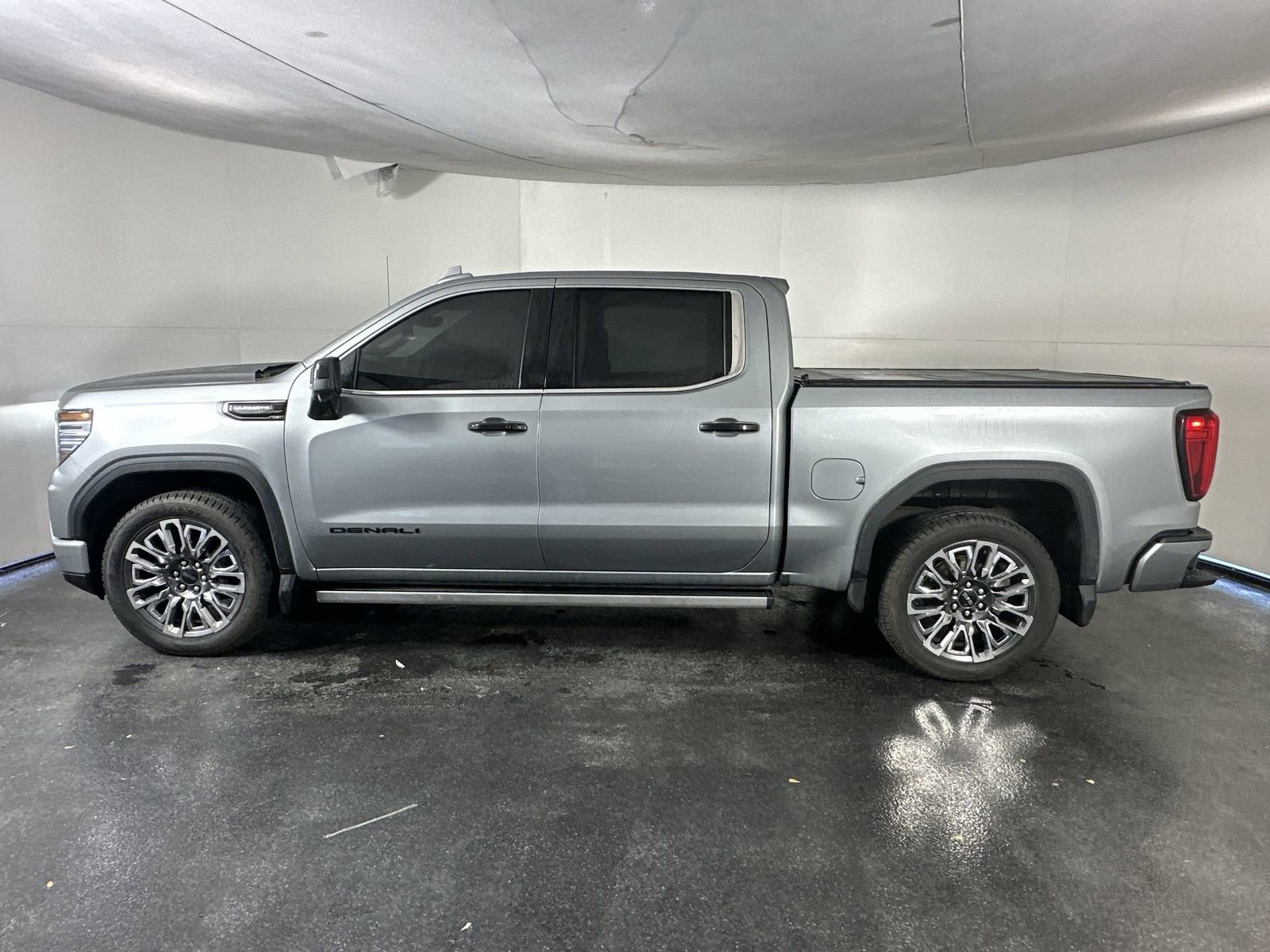 Used 2025 GMC Sierra 1500 Denali Ultimate AWD/4WD image 5