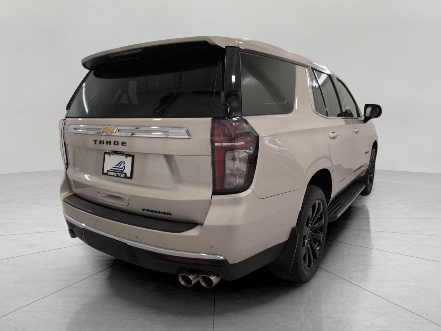 Used 2021 Chevrolet Tahoe Premier AWD/4WD image 19