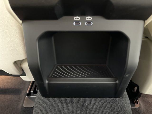 Used 2024 BMW 530i w/ Premium Package image 46