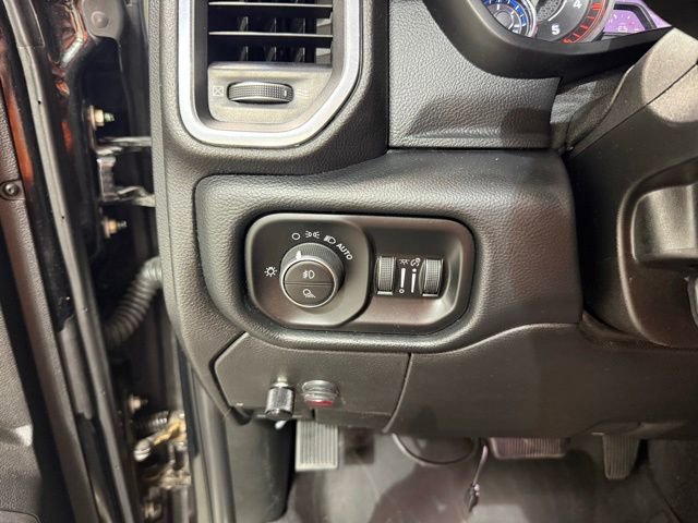 Used 2019 RAM 2500 Laramie AWD/4WD image 16