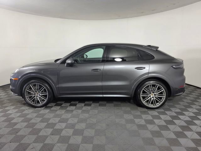 Certified 2023 Porsche Cayenne Turbo image 3