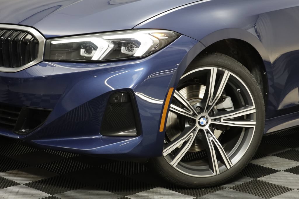 Used 2023 BMW 330i xDrive Sedan w/ Premium Package AWD/4WD image 3