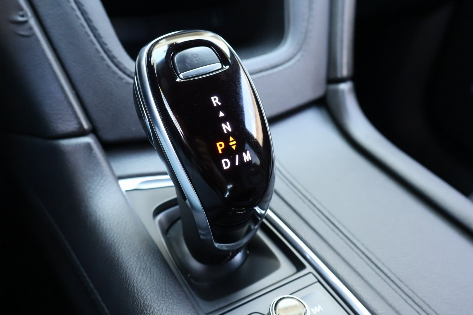 Certified 2025 Cadillac XT6 Premium Luxury image 28