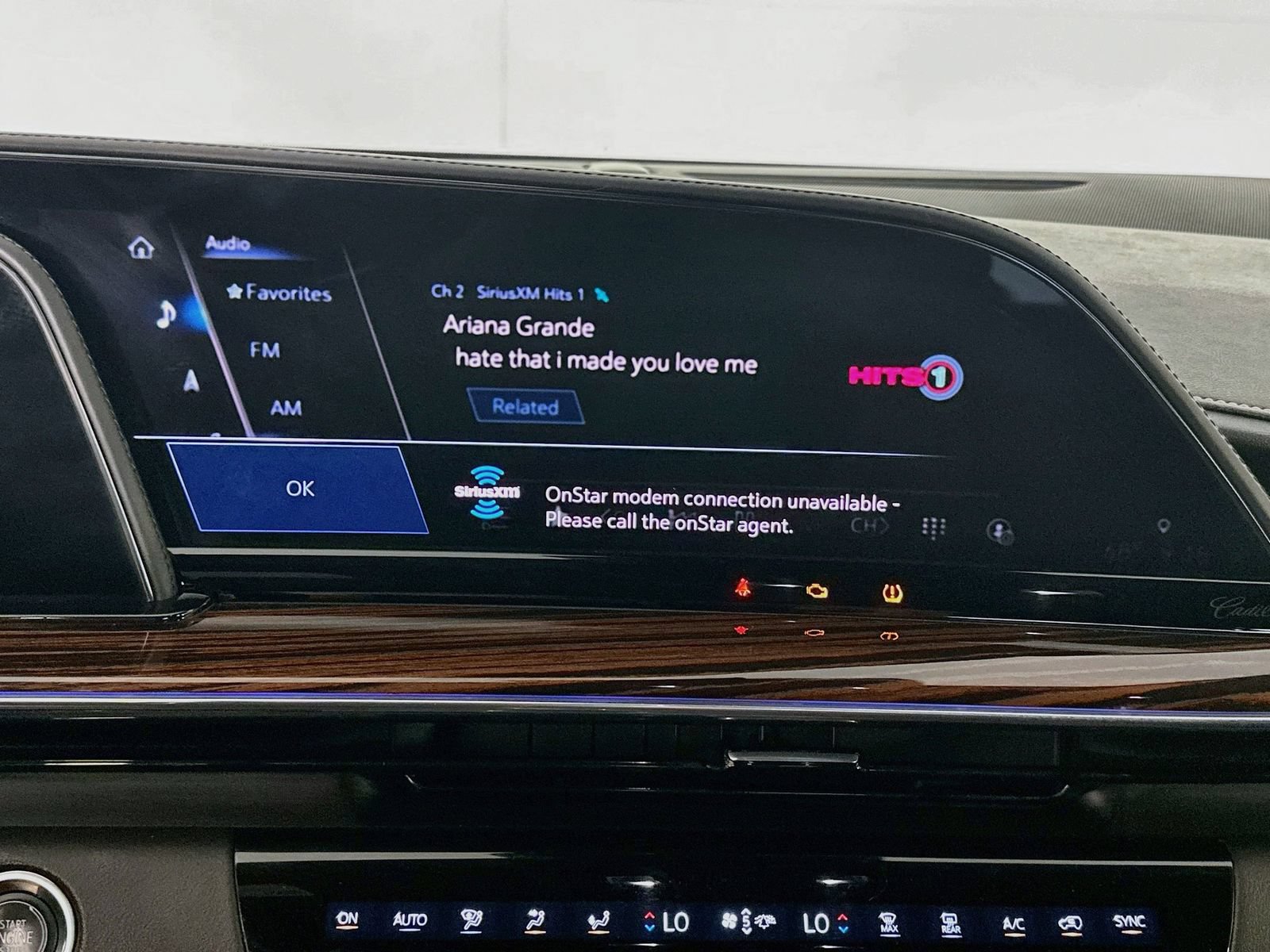 Used 2021 Cadillac Escalade ESV Premium Luxury w/ Driver Assist Tech Package AWD/4WD image 15