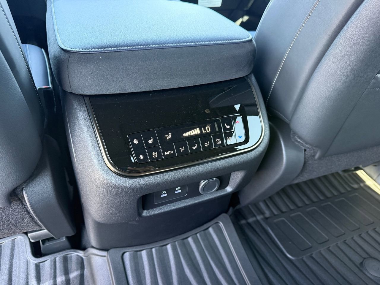 New 2026 INFINITI QX80 4WD image 23