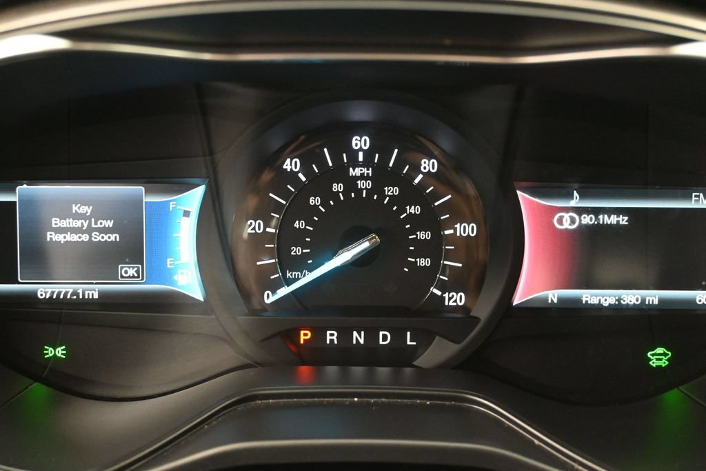 Used 2020 Ford Fusion SE FWD image 19