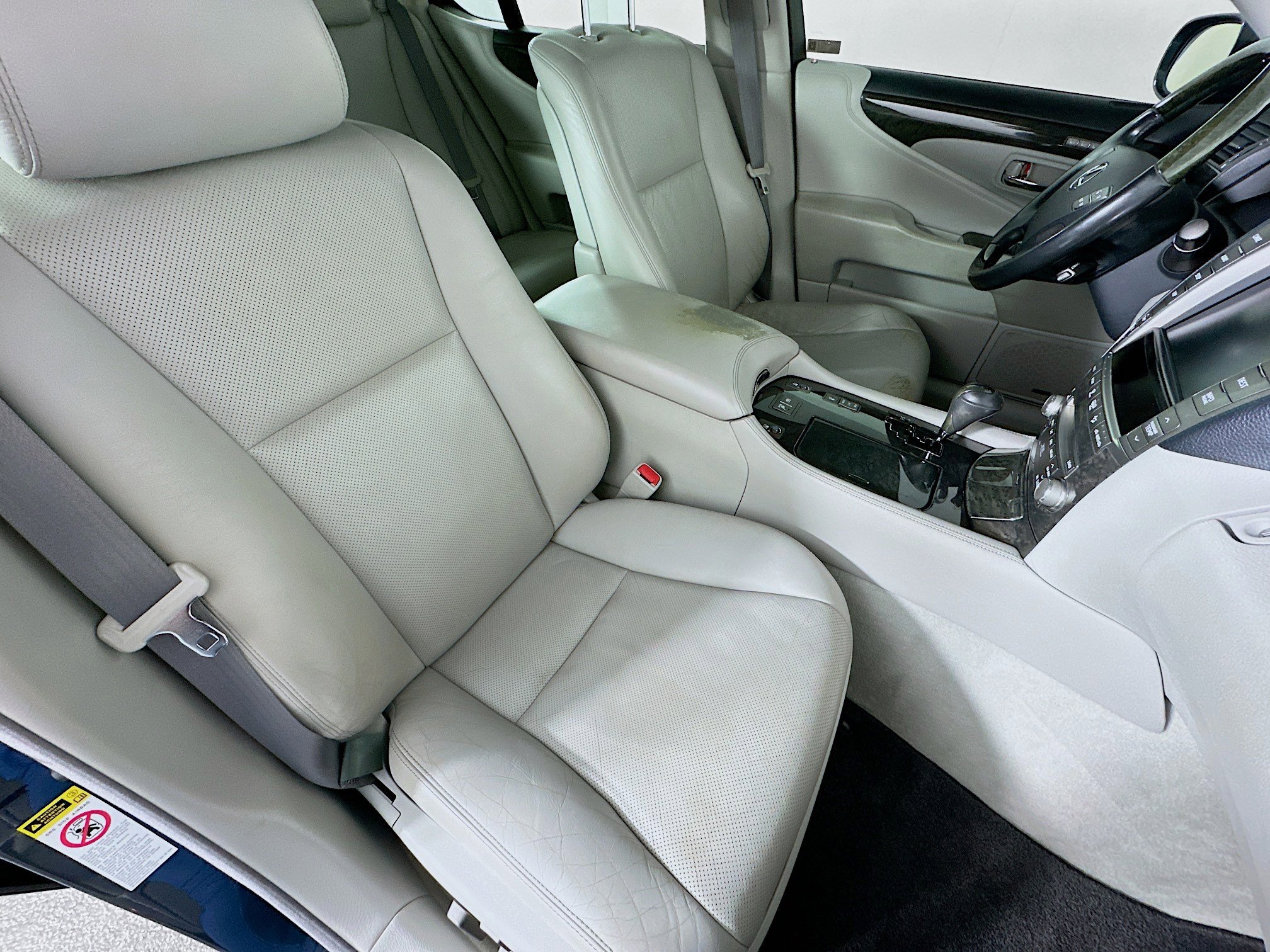 Used 2011 Lexus LS 460 image 33