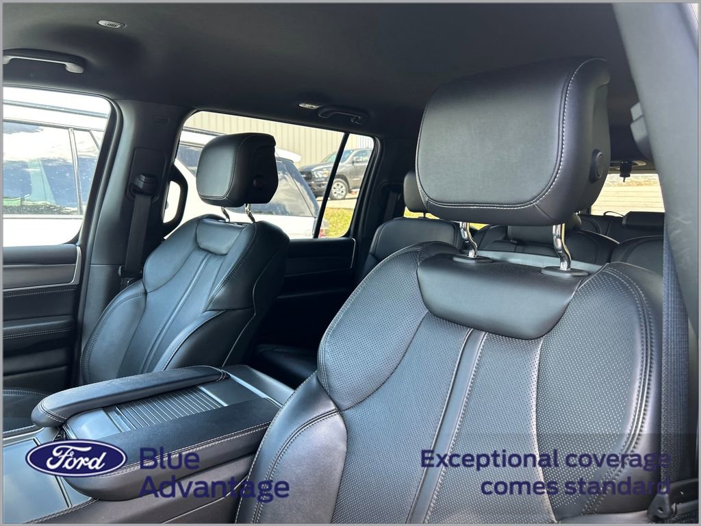 Used 2025 Jeep Wagoneer 4WD image 11