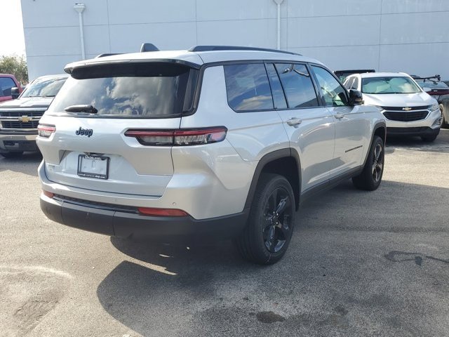 New 2024 Jeep Grand Cherokee L Altitude RWD image 4