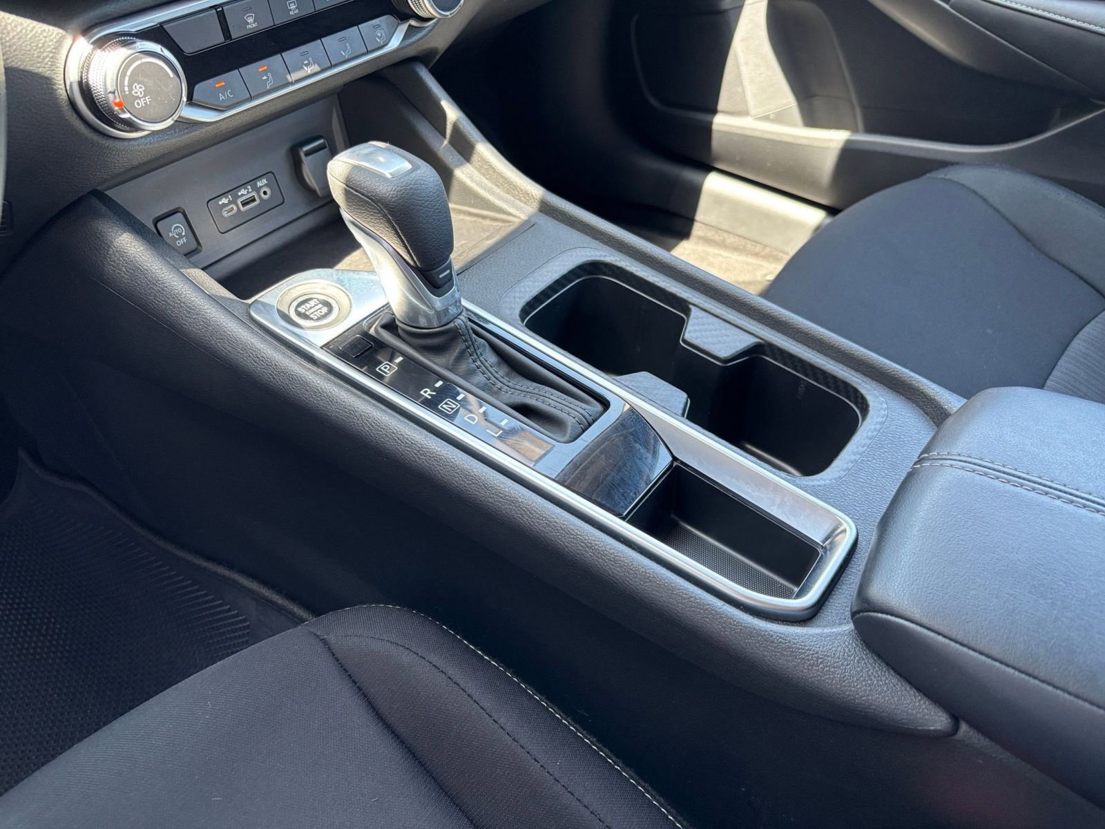 Used 2025 Nissan Sentra SV FWD image 39