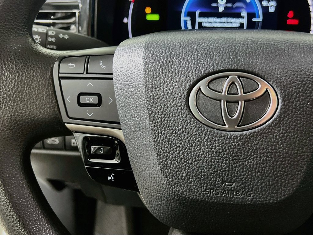Used 2025 Toyota Camry LE FWD image 16