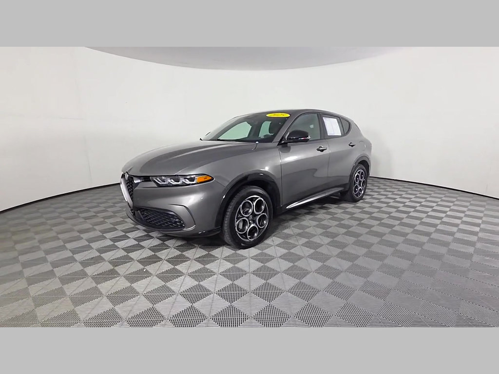Used 2025 Alfa Romeo Tonale w/ Premium Package AWD/4WD image 47
