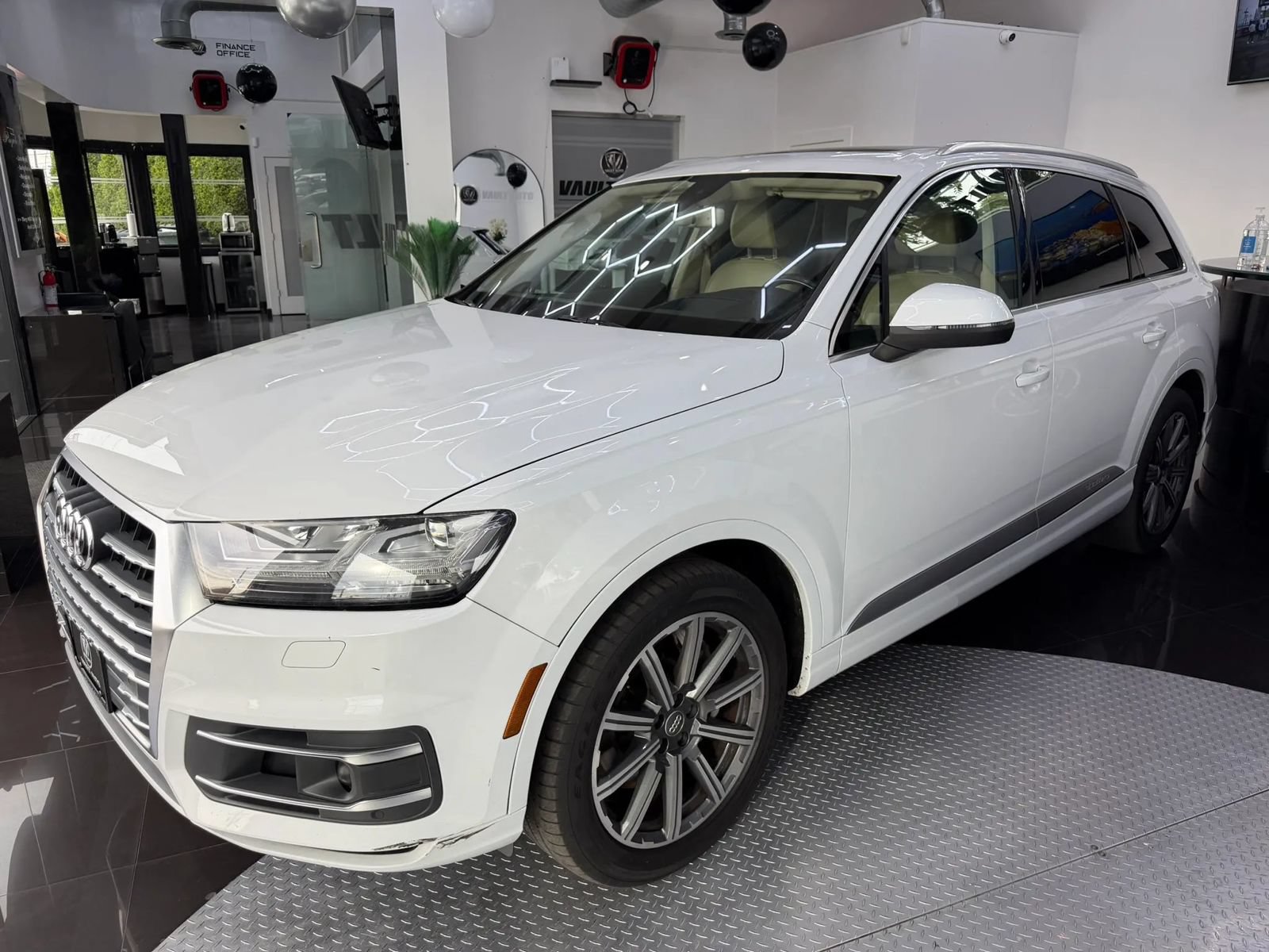 Used 2017 Audi Q7 3.0T Prestige AWD/4WD image 16