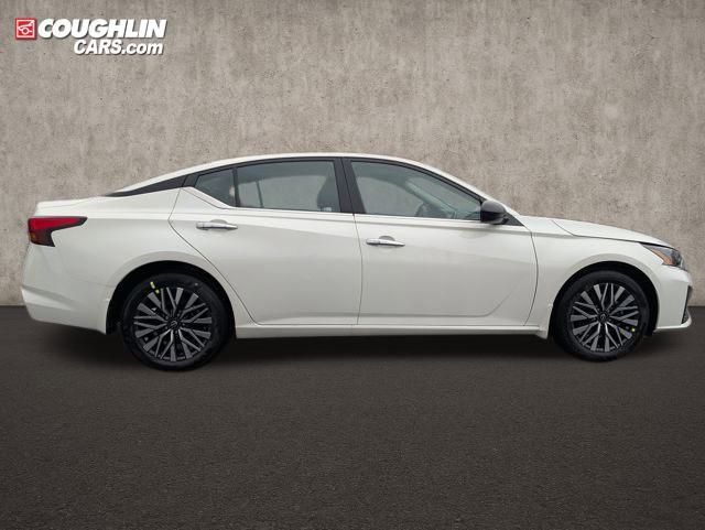 New 2025 Nissan Altima 2.5 SV image 9