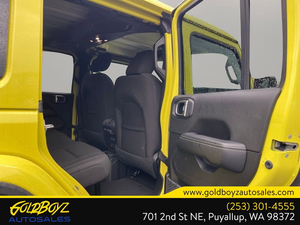Used 2023 Jeep Wrangler Sahara AWD/4WD image 12