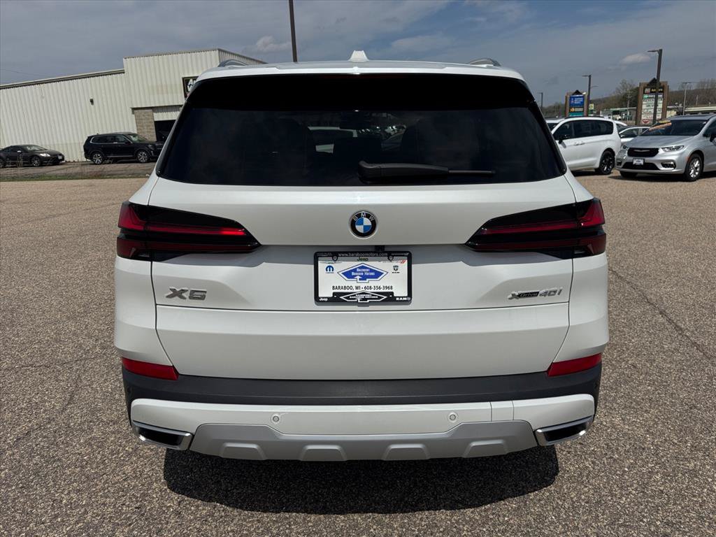 Used 2024 BMW X5 xDrive40i w/ Premium Package AWD/4WD image 3