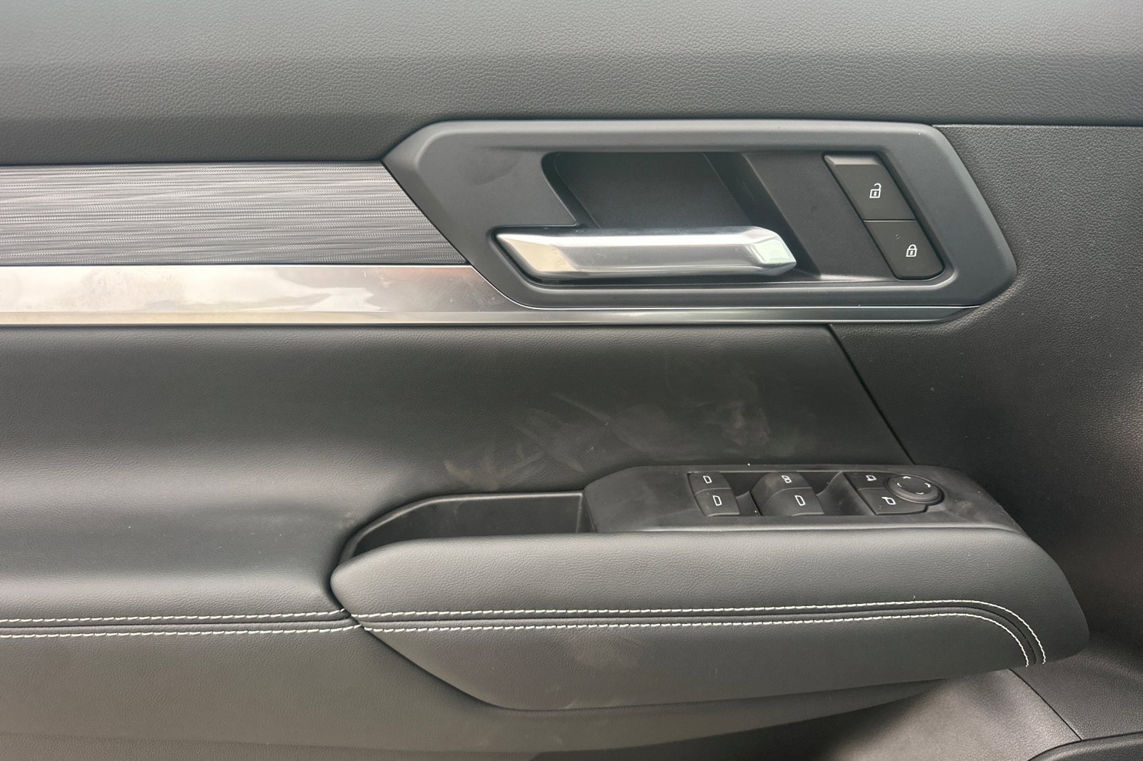 New 2025 GMC Terrain Elevation image 12