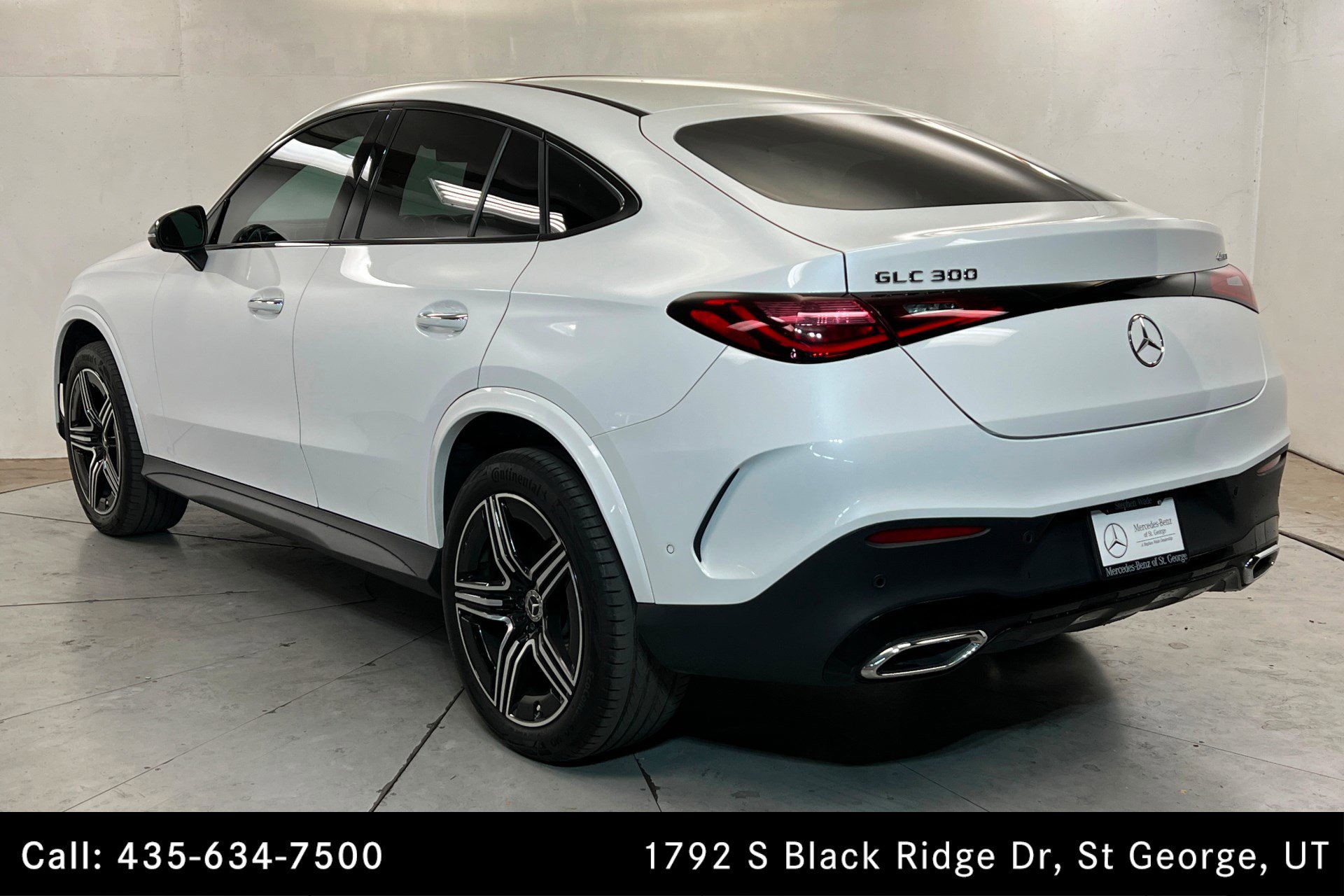 Used 2024 Mercedes-Benz GLC 300 4MATIC image 3