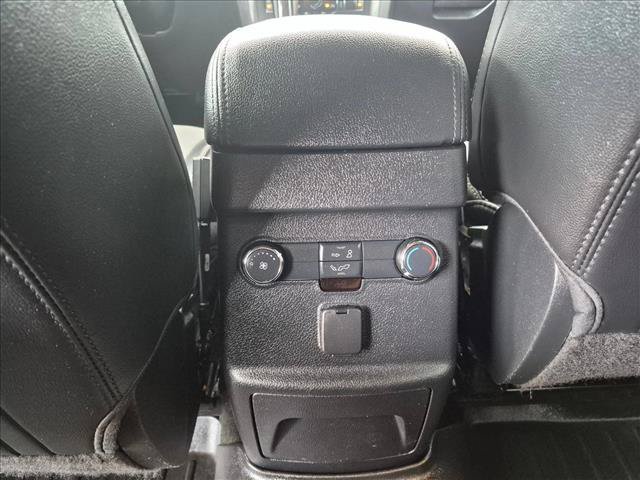 Used 2017 Ford Explorer XLT w/ Equipment Group 202A AWD/4WD image 18
