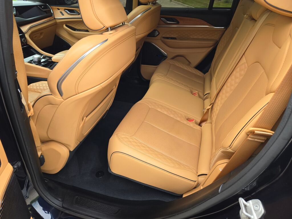Certified 2022 Jeep Grand Cherokee Summit AWD/4WD image 20
