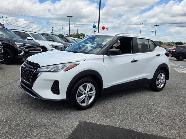 Used 2025 Nissan Kicks Play S FWD image 3