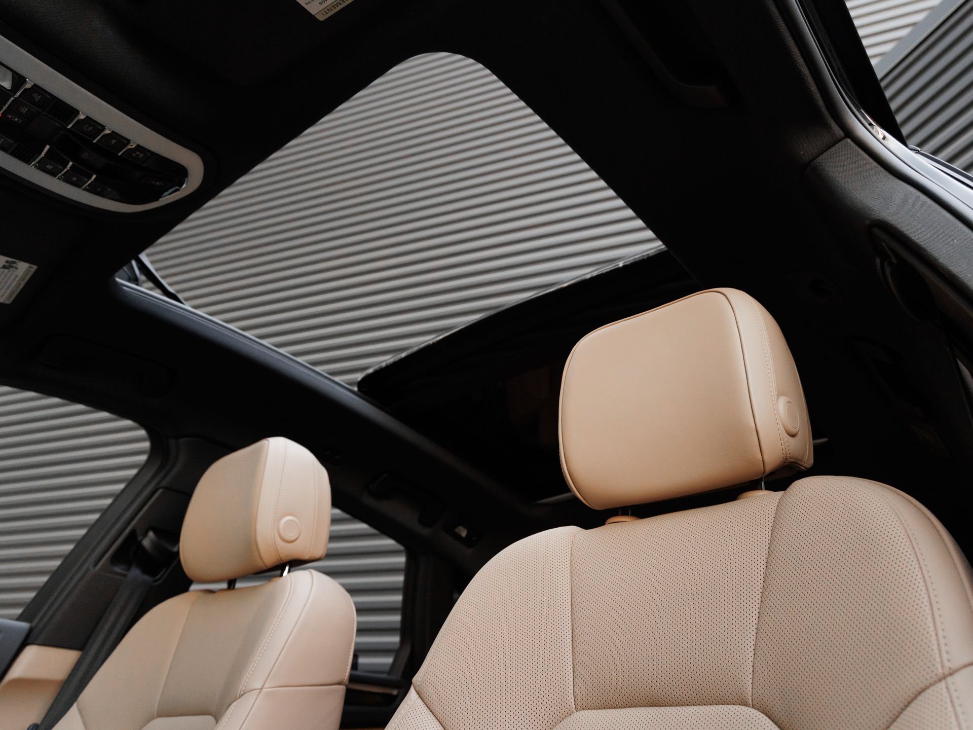 Certified 2026 Porsche Macan AWD/4WD image 14