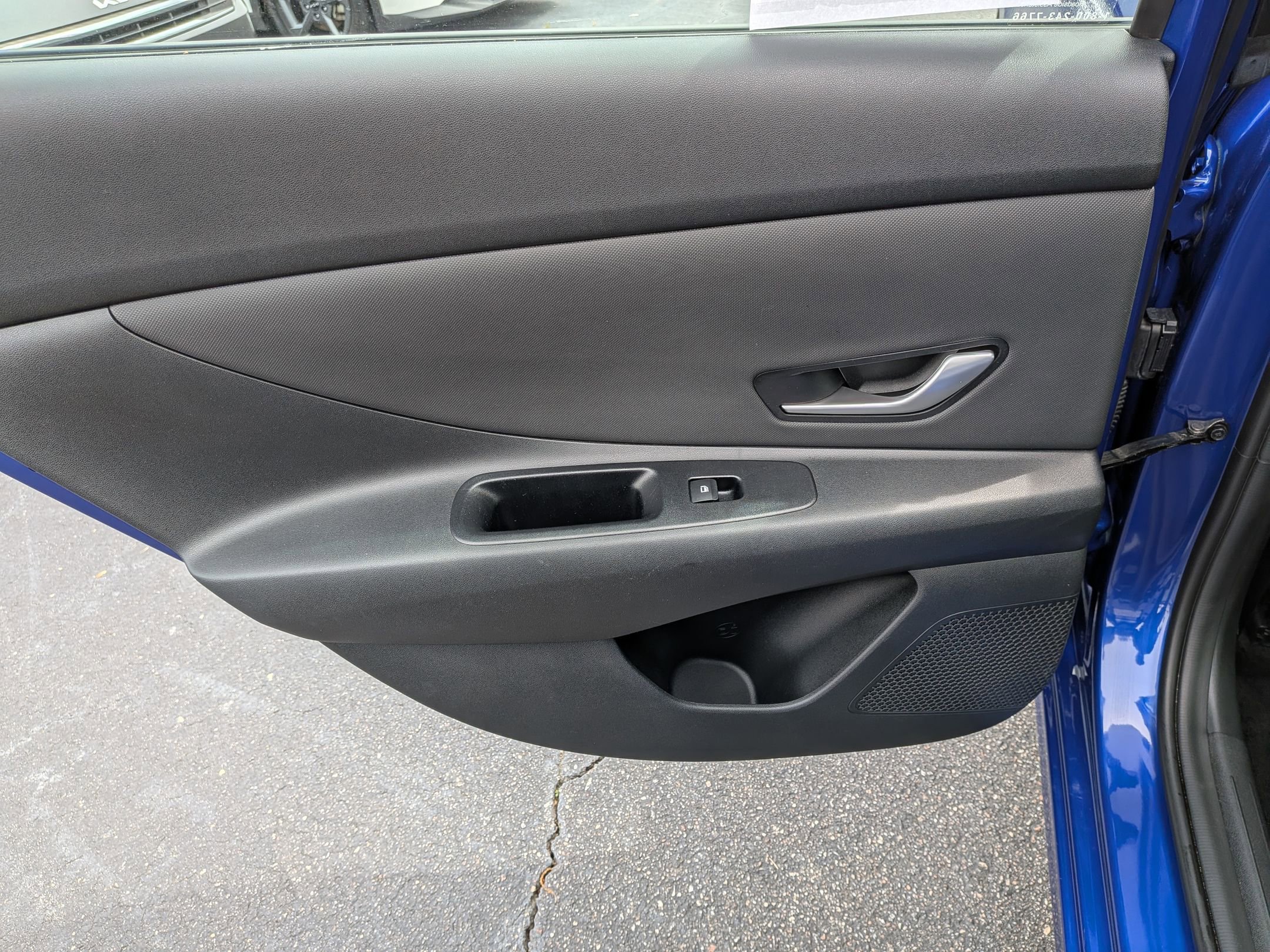 Used 2025 Hyundai Elantra SEL FWD image 27