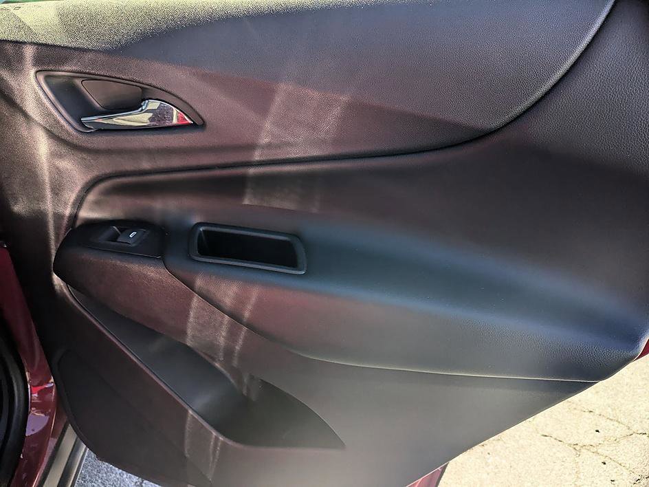 Used 2020 Chevrolet Equinox LT image 36