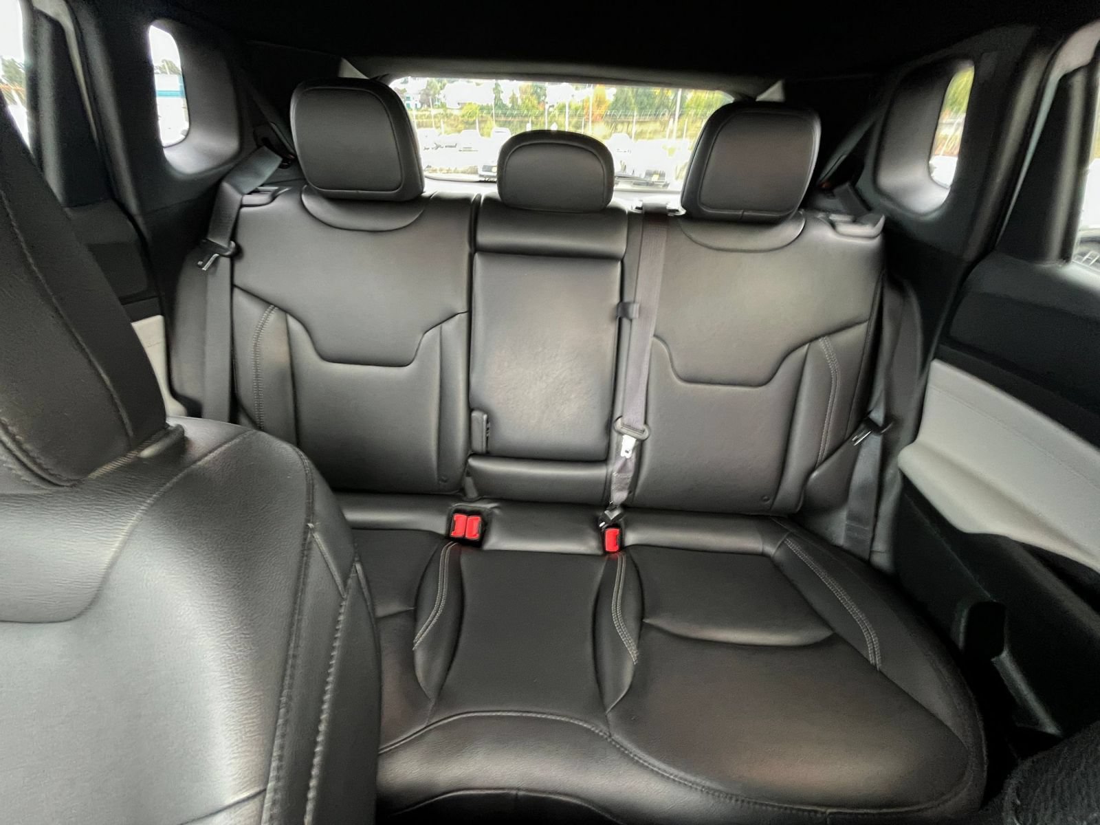 Used 2025 Jeep Compass Limited AWD/4WD image 38