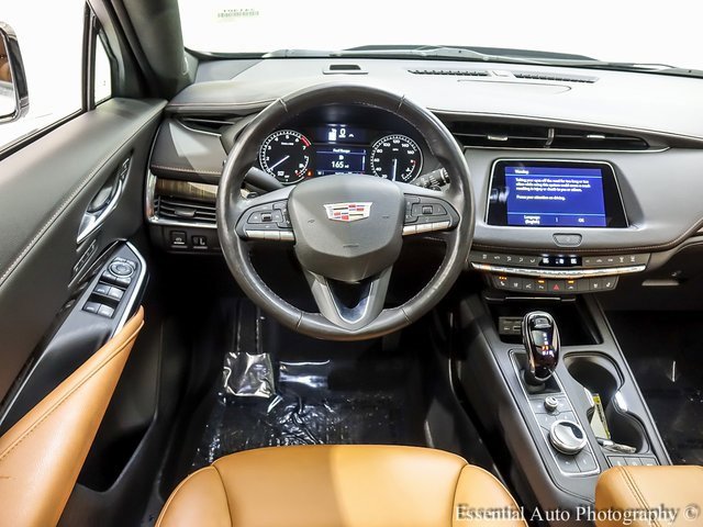 Certified 2022 Cadillac XT4 Premium Luxury w/ Enhanced Visibility Package image 2