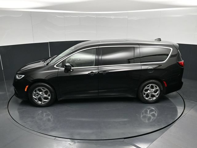 Certified 2024 Chrysler Pacifica Limited FWD image 56
