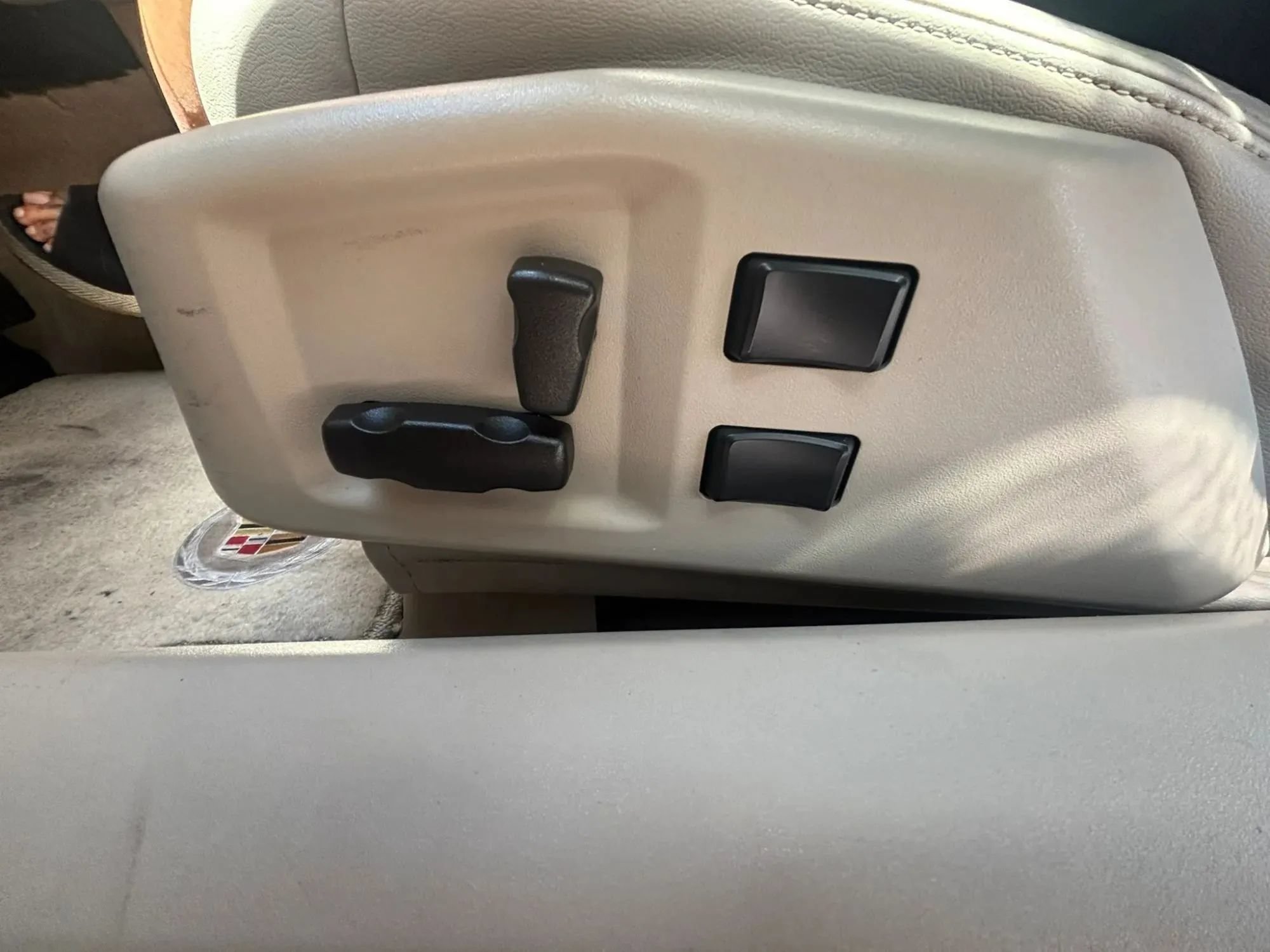 Used 2005 Cadillac XLR RWD image 27