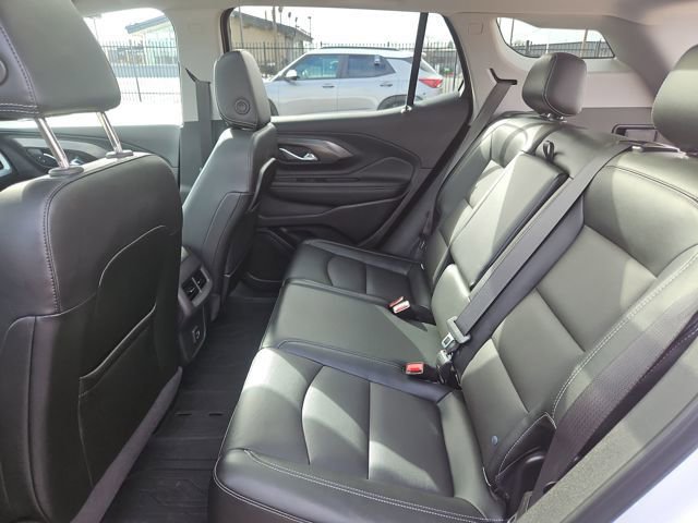 Used 2023 GMC Terrain SLT w/ Tech Package image 26