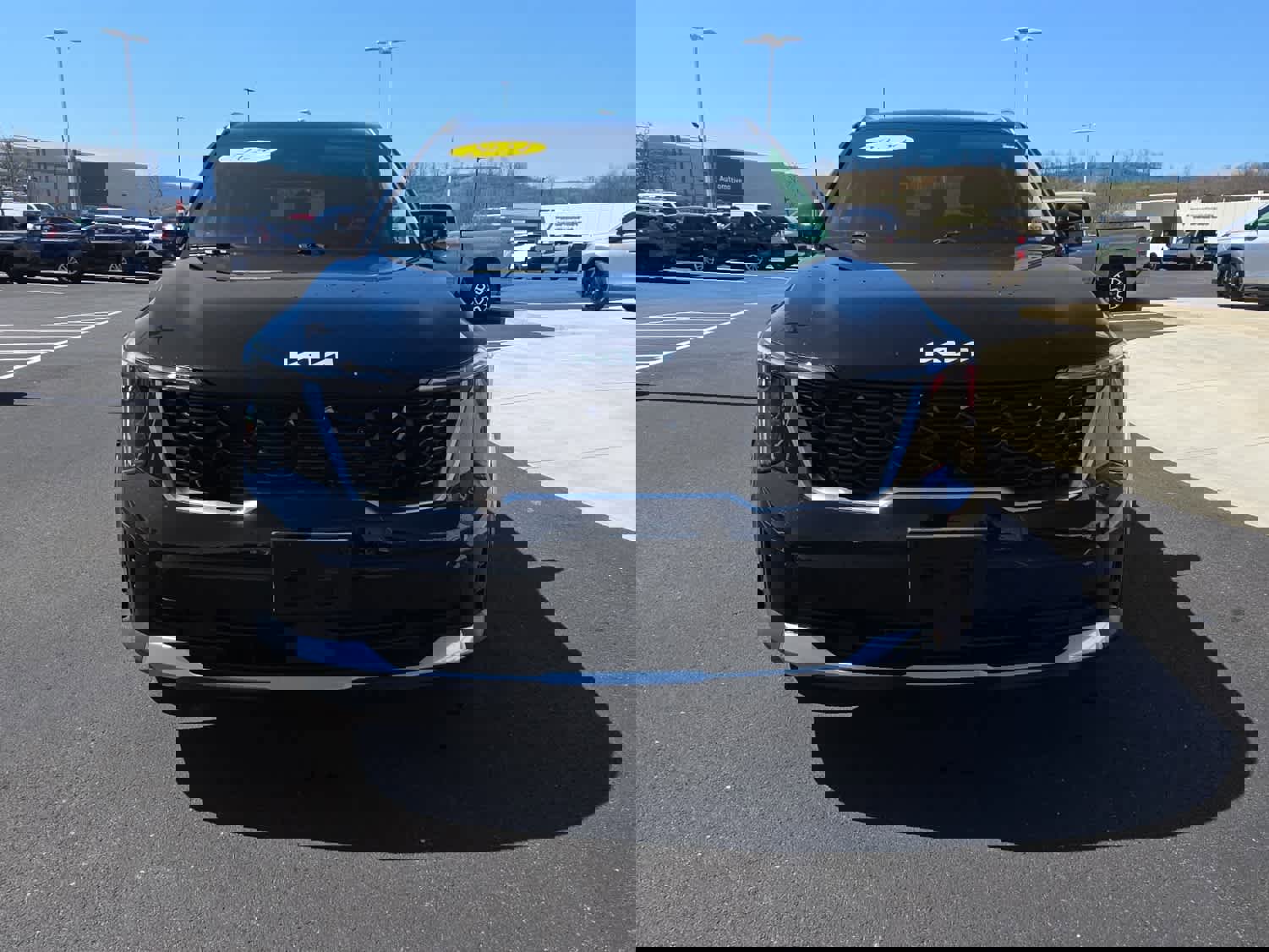 Used 2024 Kia Sorento S image 2