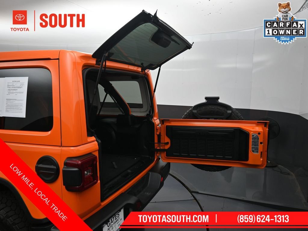 Used 2025 Jeep Wrangler Sahara w/ Technology Group AWD/4WD image 31