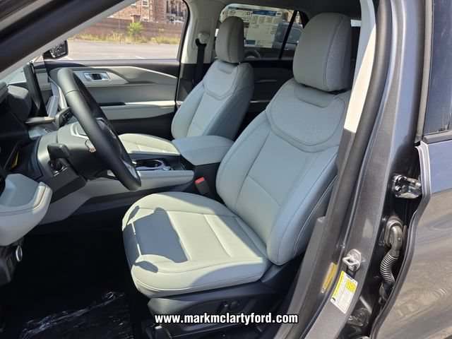 New 2026 Ford Explorer Active w/ Active Comfort Package AWD/4WD image 7