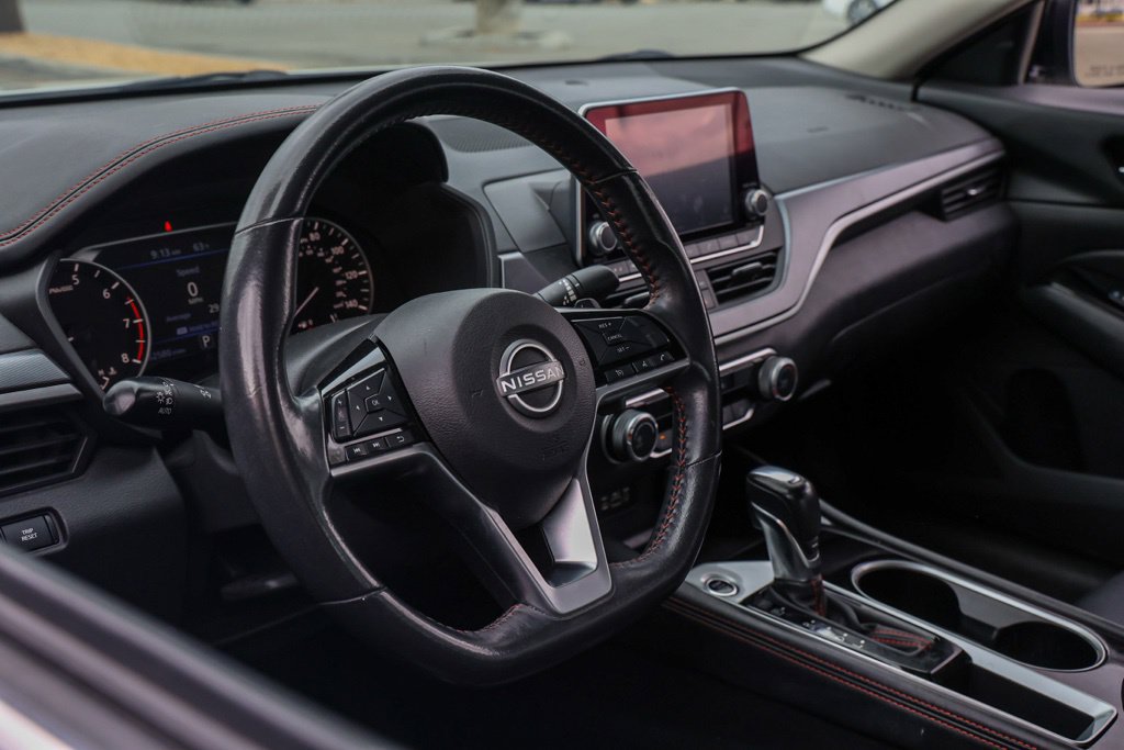 Used 2024 Nissan Altima 2.5 SR FWD image 15