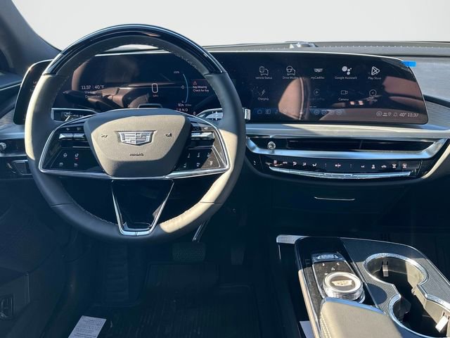 Used 2026 Cadillac Lyriq Luxury image 2