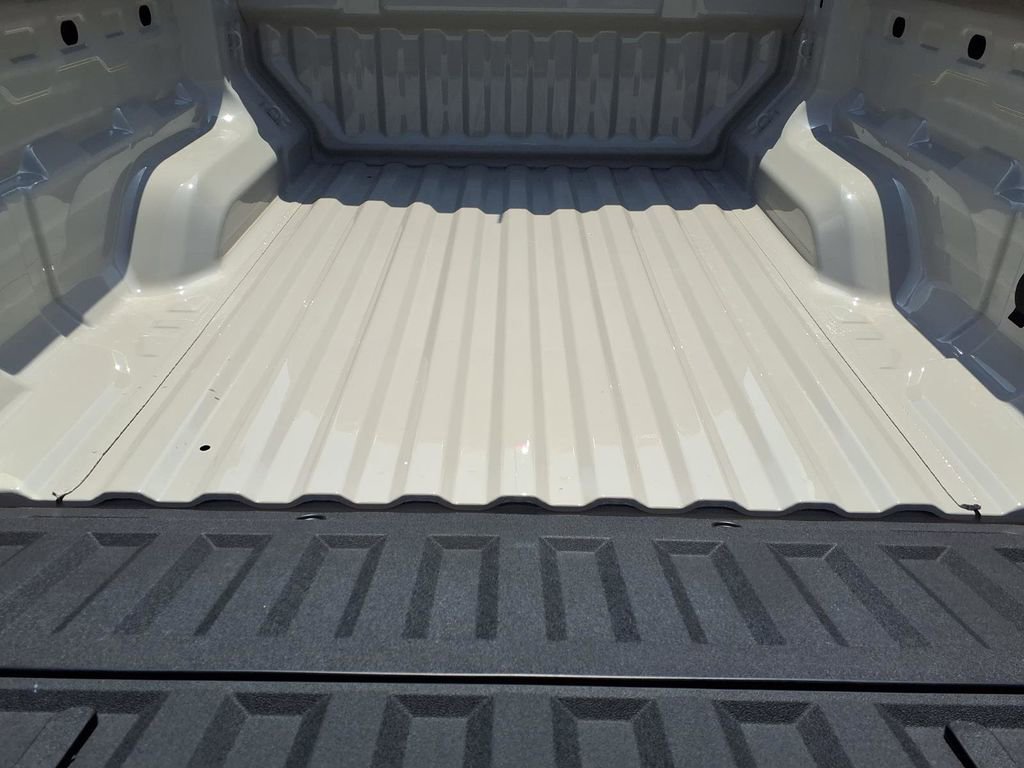 Used 2026 GMC Canyon AT4 w/ Technology Plus Package image 10