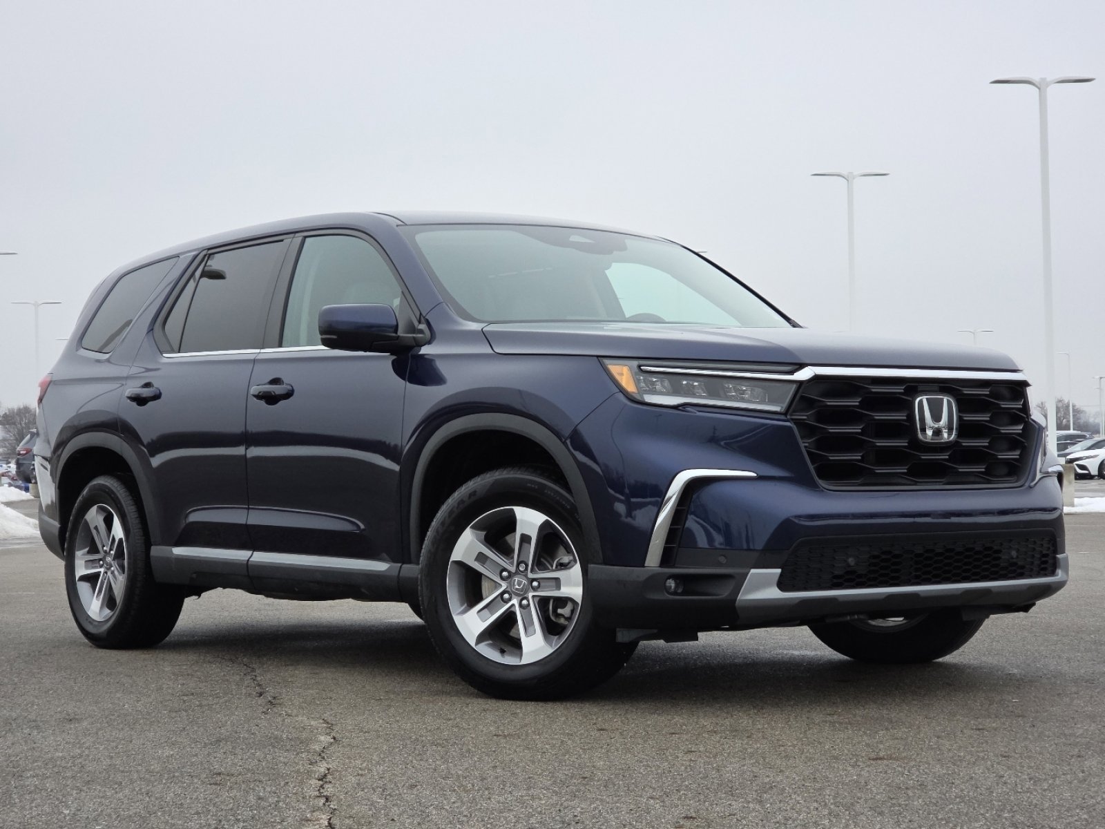 Used 2025 Honda Pilot EX-L image 2