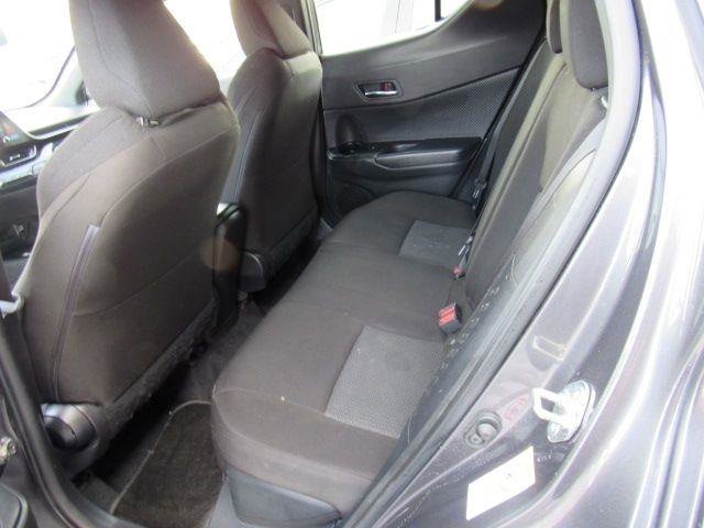 Used 2019 Toyota C-HR LE image 27