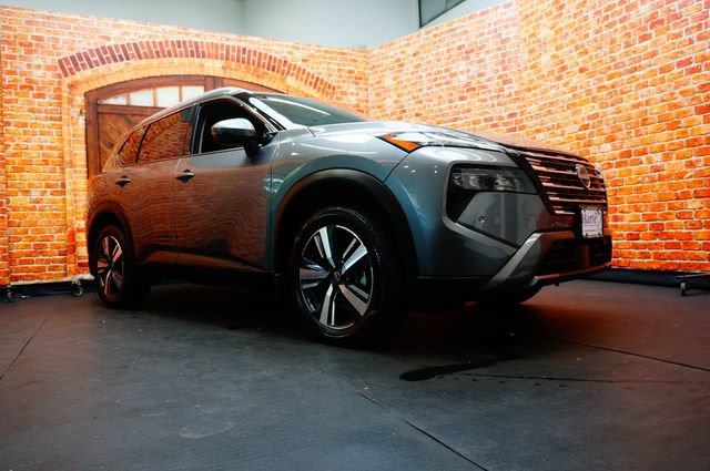 Certified 2024 Nissan Rogue SL w/ SL Premium Package AWD/4WD image 3